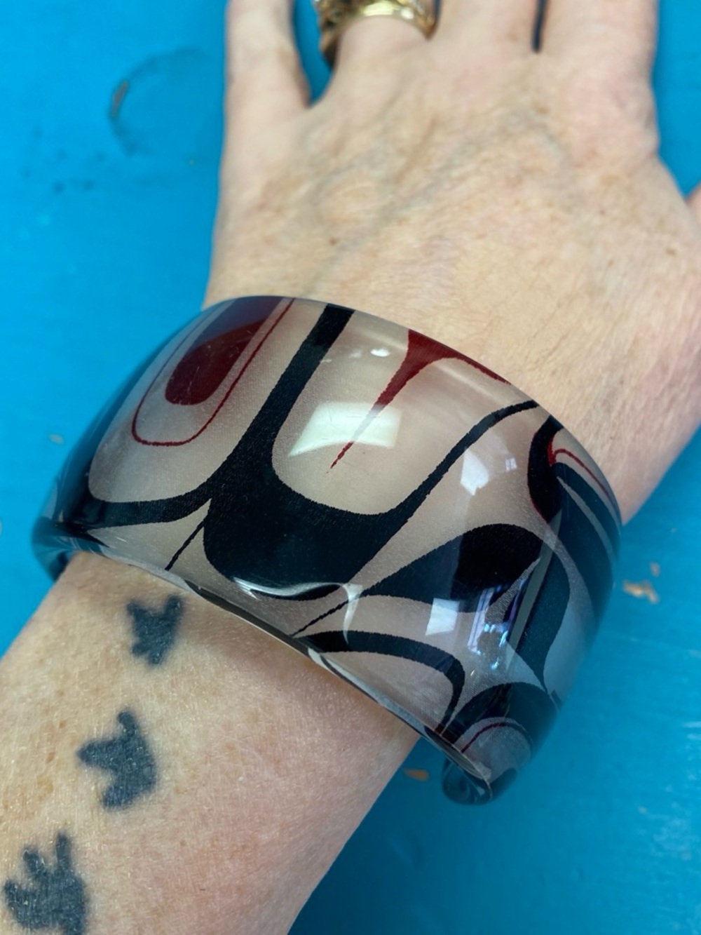 Kelly Robinson Native arts. Acrylic silk Resin Bangle